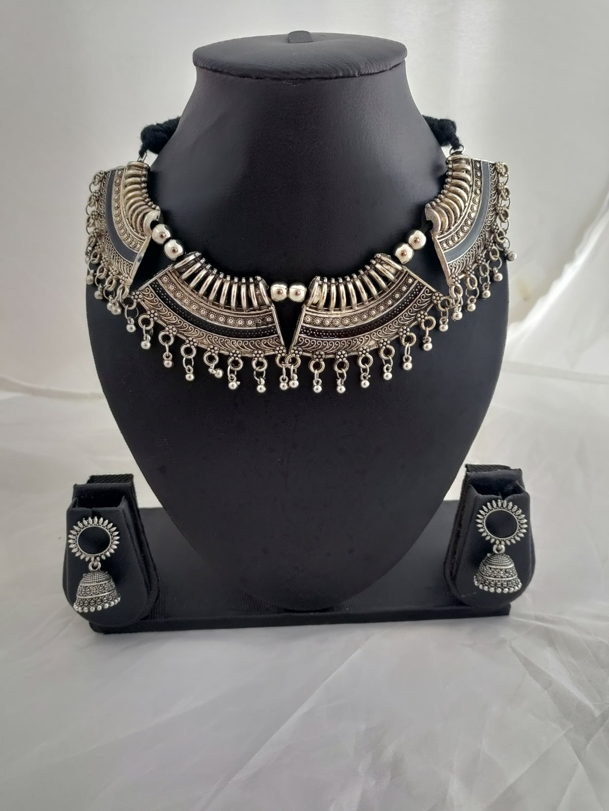 Oxidised silver necklace and earrings (SKU0049)