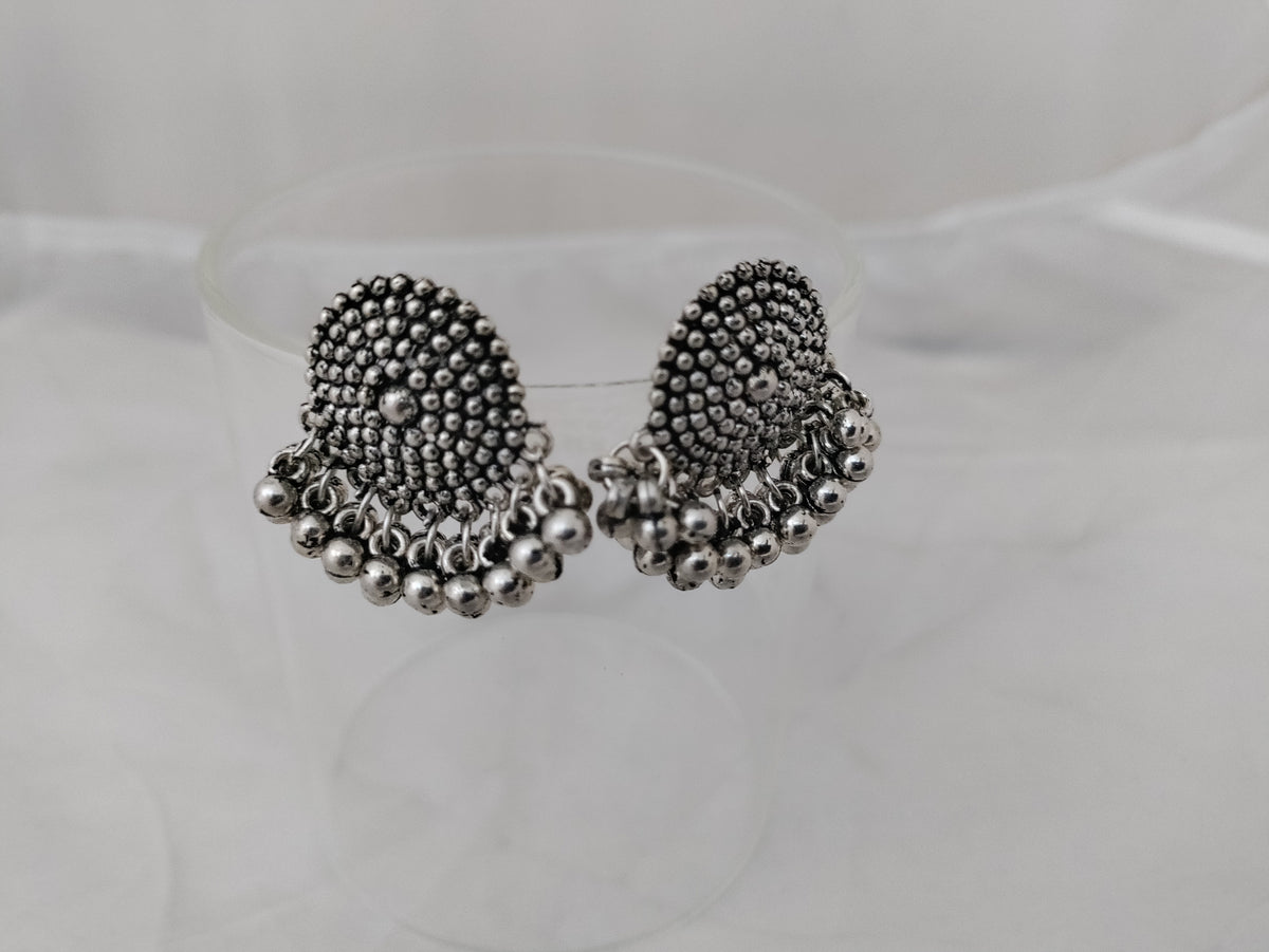 Oxidised silver studs